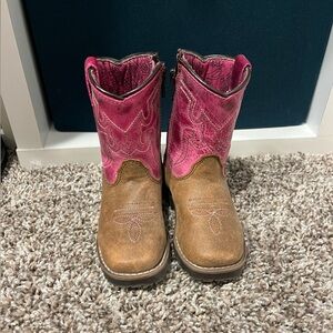 Shyanne Toddler Boots sz 6